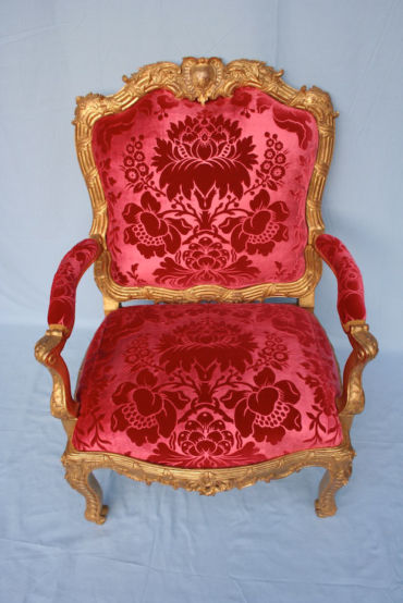 Le fauteuil « à la reine »