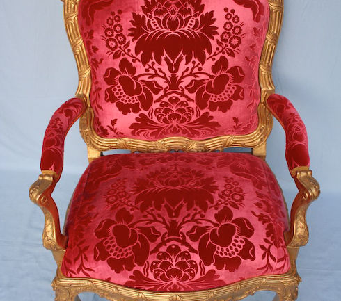 Le fauteuil « à la reine »